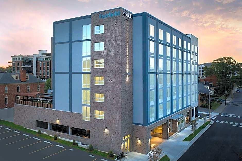 Fairfield & Near Vanderbilt Hotel 3*