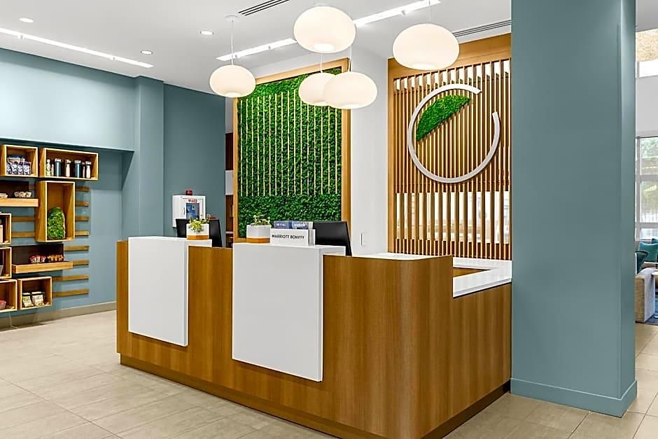 Element By Marriott Airport 3*