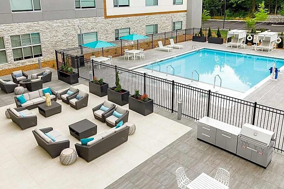 Element By Marriott Airport 3*
