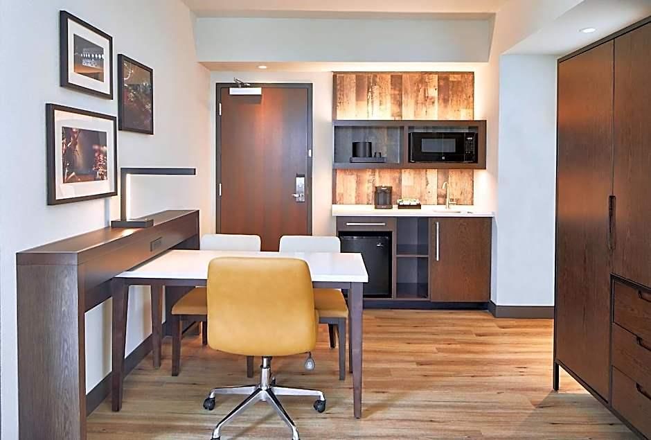Embassy By Hilton Downtown 4*
