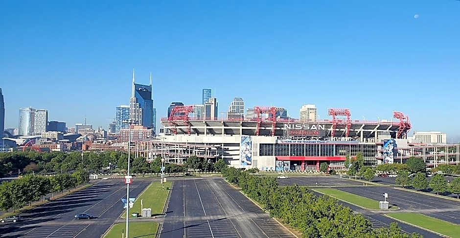 La Quinta & By Wyndham Downtown Stadium Nashville