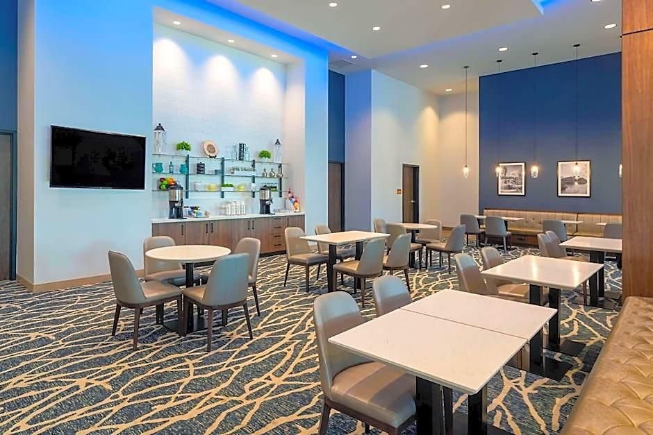 Hotel La Quinta & By Wyndham Downtown Stadium 3*
