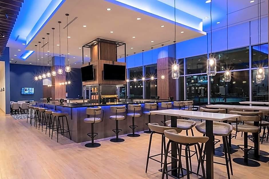Hotel La Quinta & By Wyndham Downtown Stadium 3*