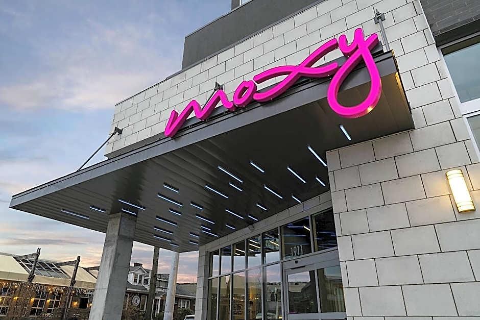 Hotel Moxy Vanderbilt Area 3*