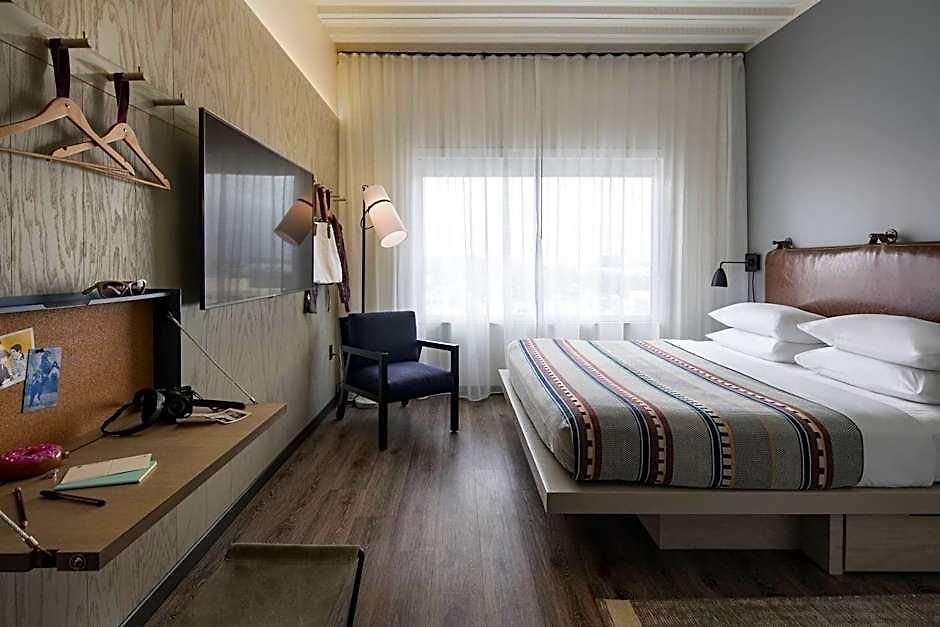 Hotel Moxy Vanderbilt Area 3*