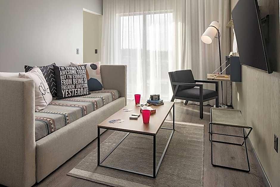 Moxy Vanderbilt Area