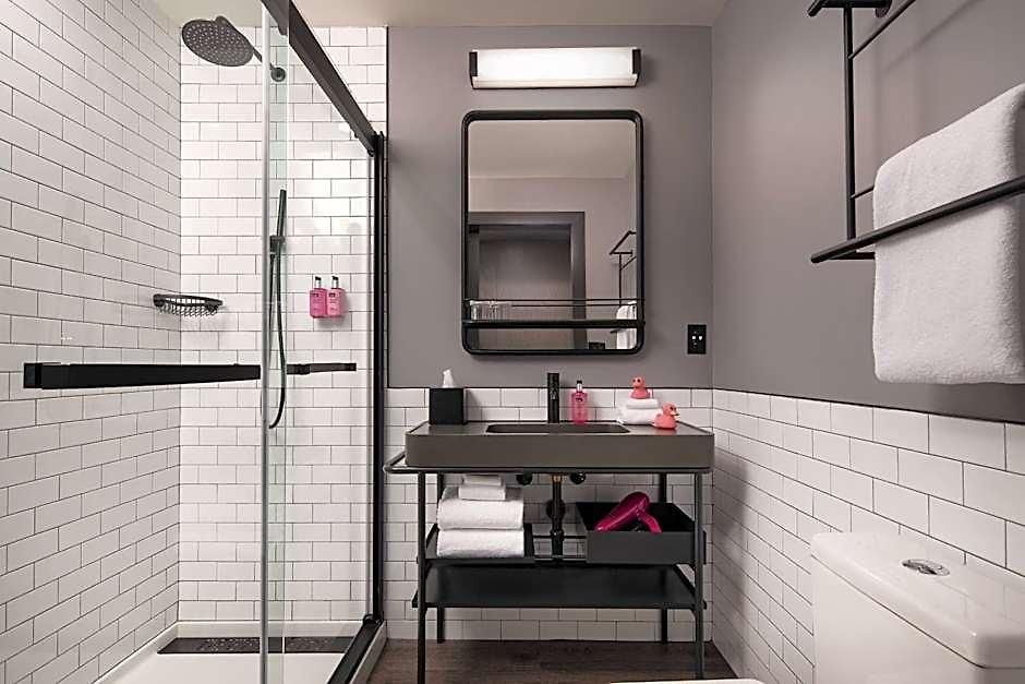 Hotel Moxy Vanderbilt Area Nashville