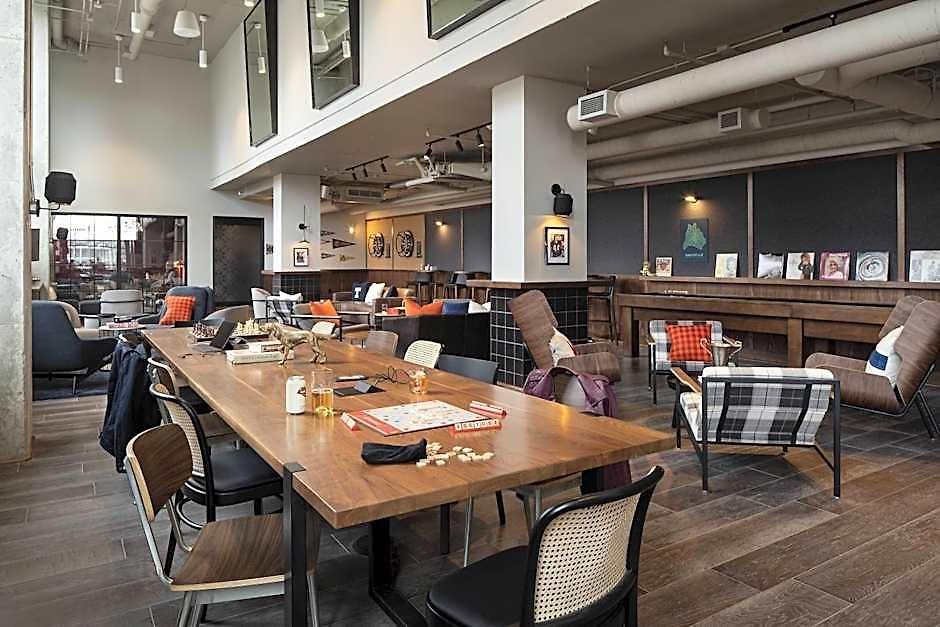 Hotel Moxy Vanderbilt Area 3*