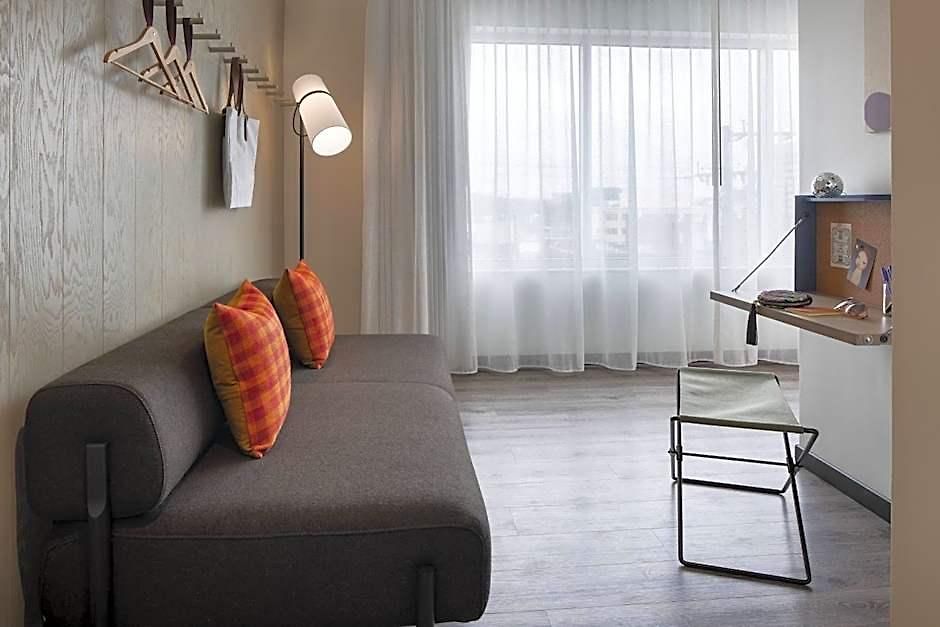 Moxy Vanderbilt Area Hotel 3*