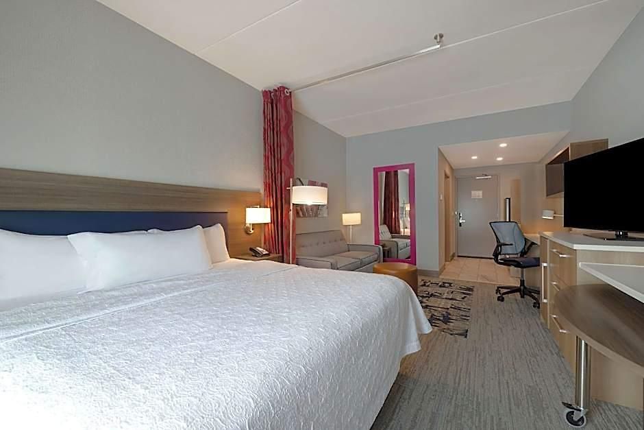 Hotel Home2 By Hilton Downtown-metrocenter 3*