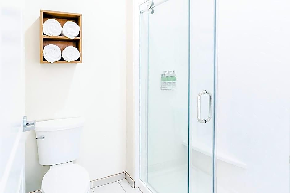 Staybridge - Vanderbilt Area By Ihg Hotel