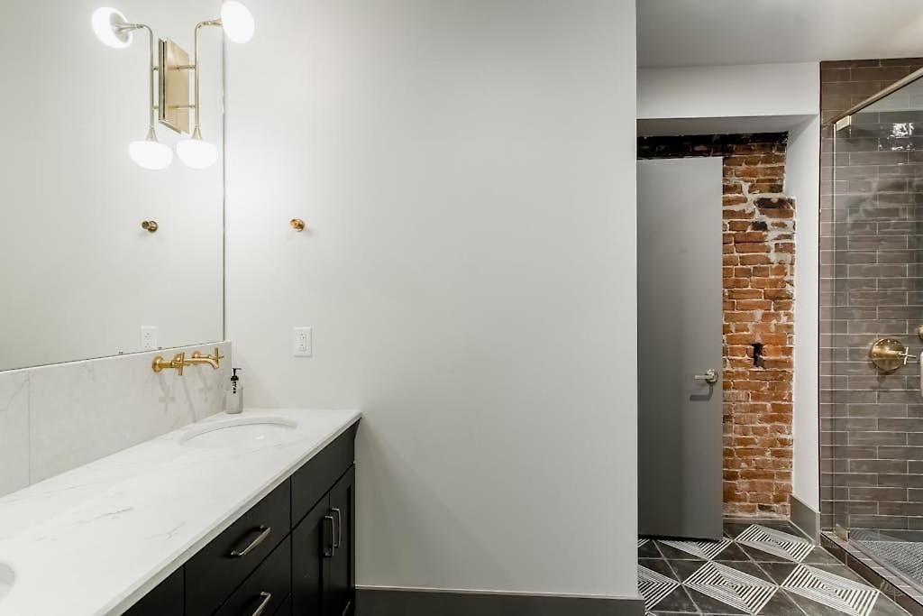 Tasteful Loft Apartment *