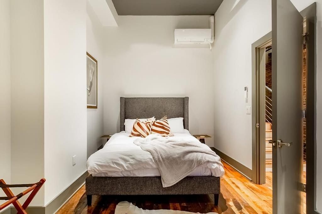 Tasteful Loft Apartment *
