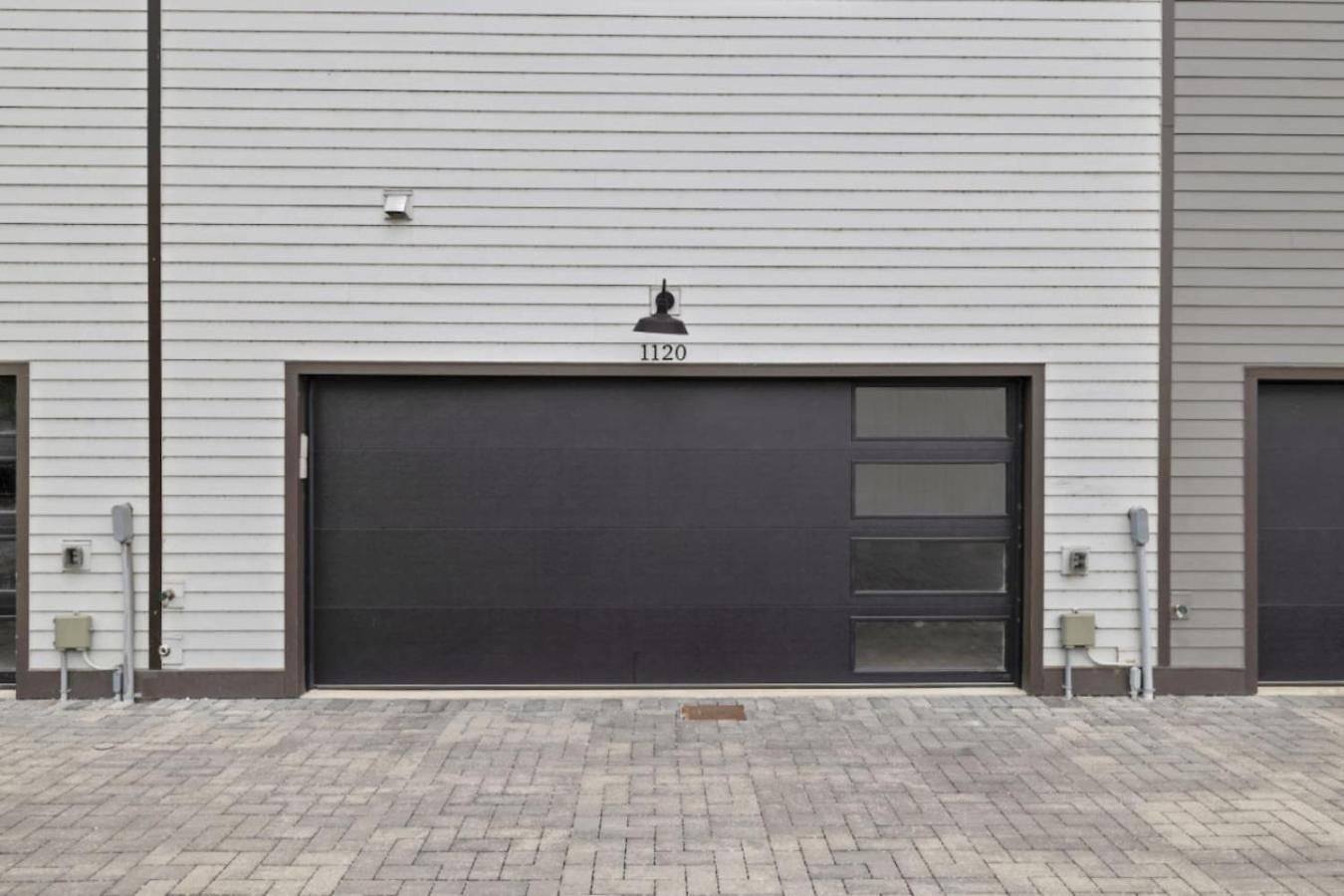 Apartment Rhythm & View - Large 4-bedroom Townhome With Private Garage & Dual Balconies *