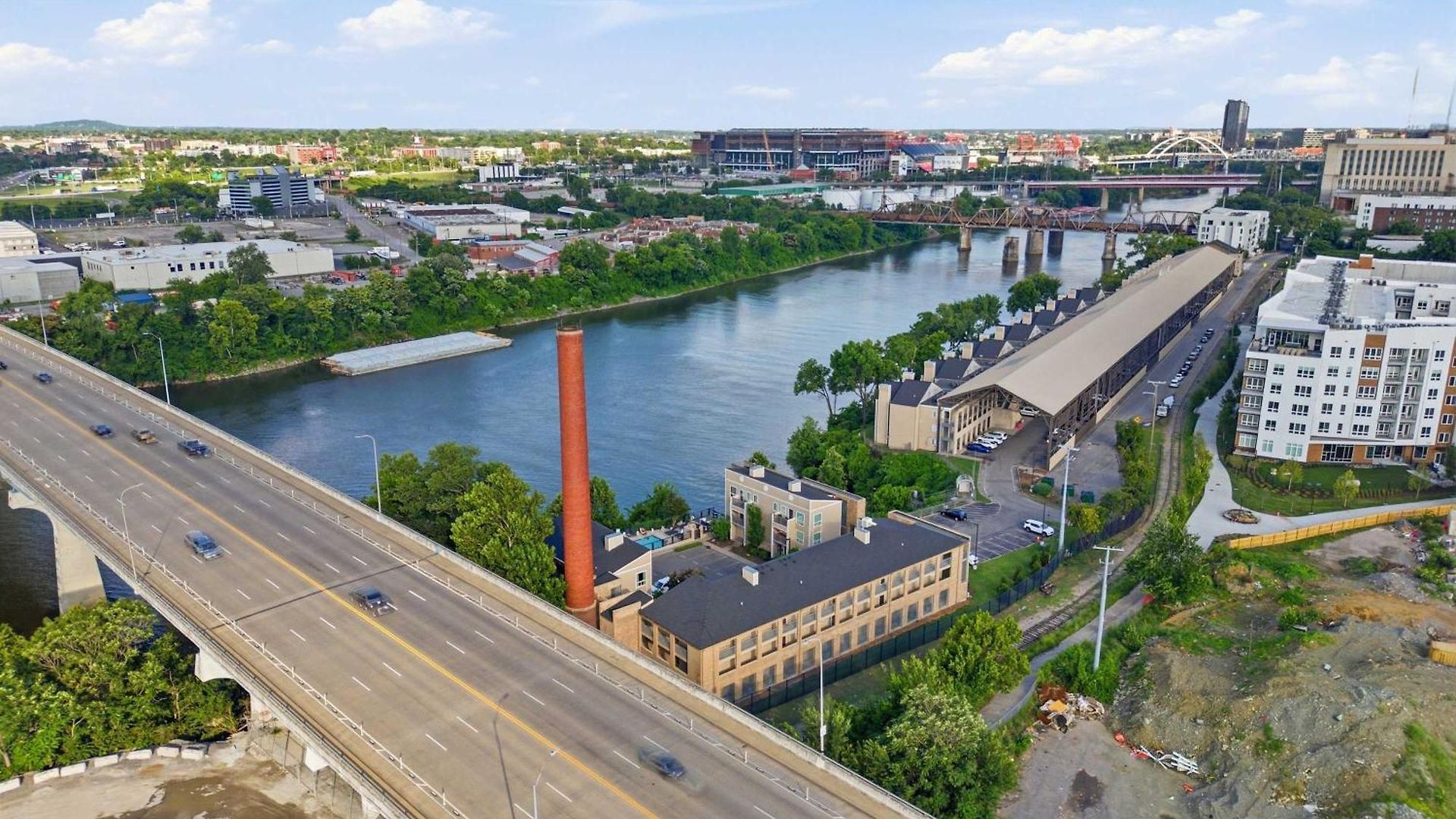 1062 Riverfront Apartment