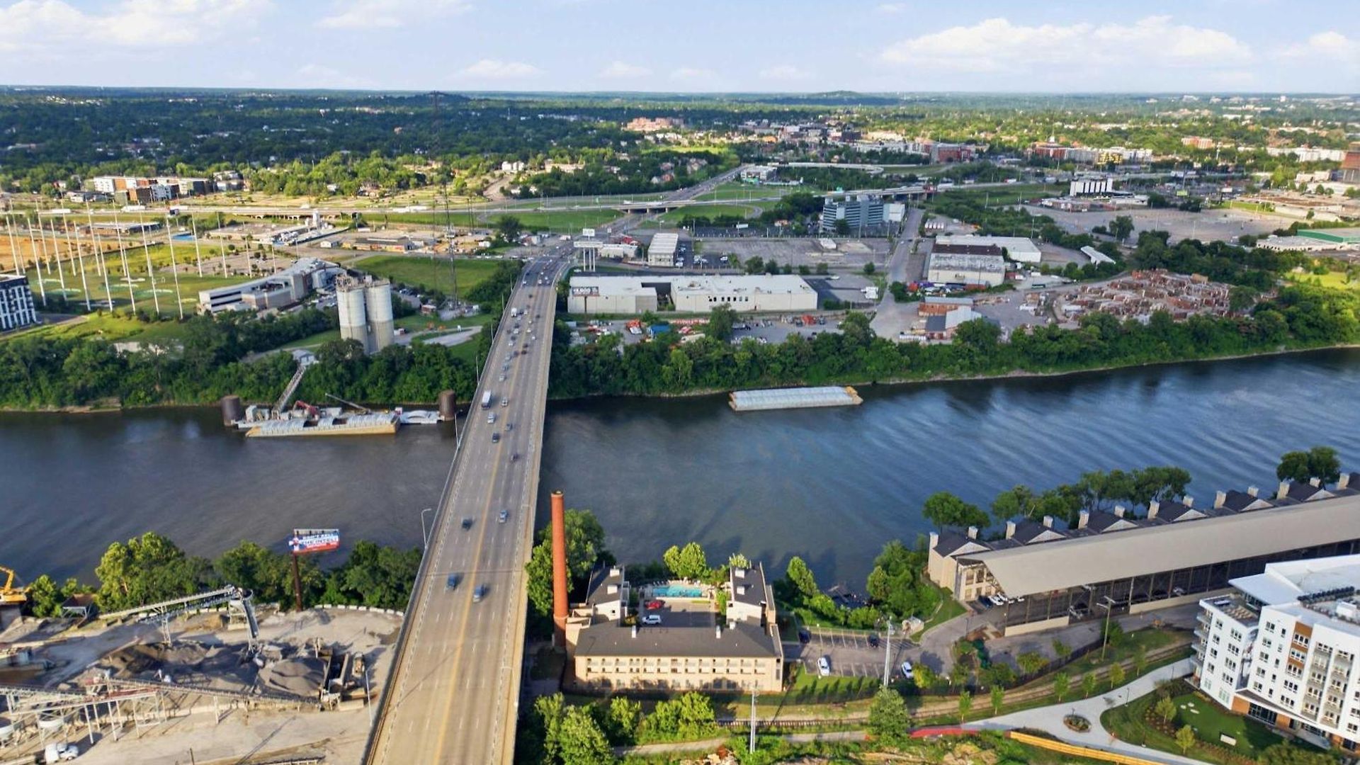1062 Riverfront Apartment *