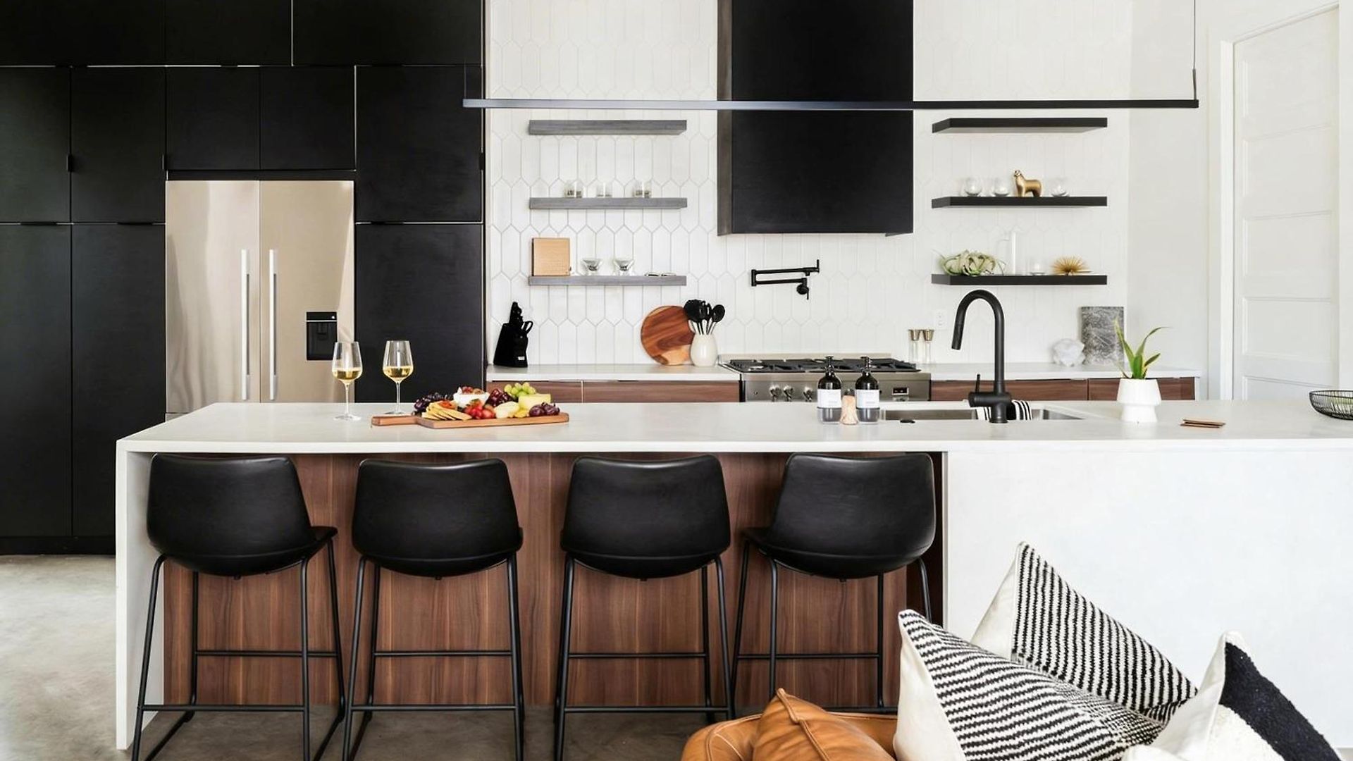 Nash Chic Near Dt Rooftop Luxe Comfort Holiday home *