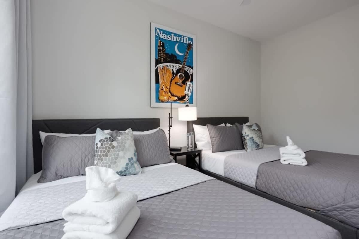 New East Oasis 13beds Roofdeck Free Parking * Nashville