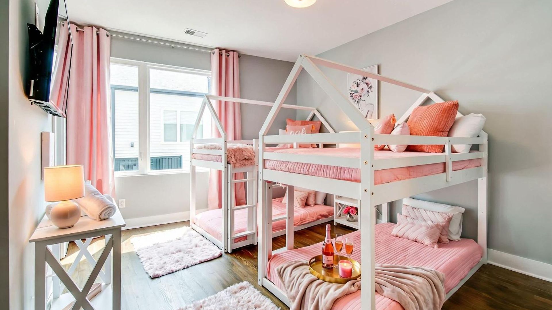 New Dollys Dream 12 Beds Downtown Nash Opry Karaoke Nashville
