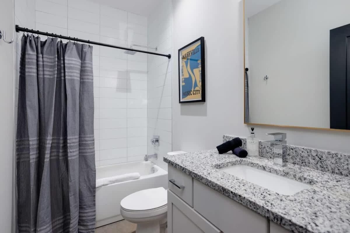 New East Oasis 13beds Roofdeck Free Parking * Nashville