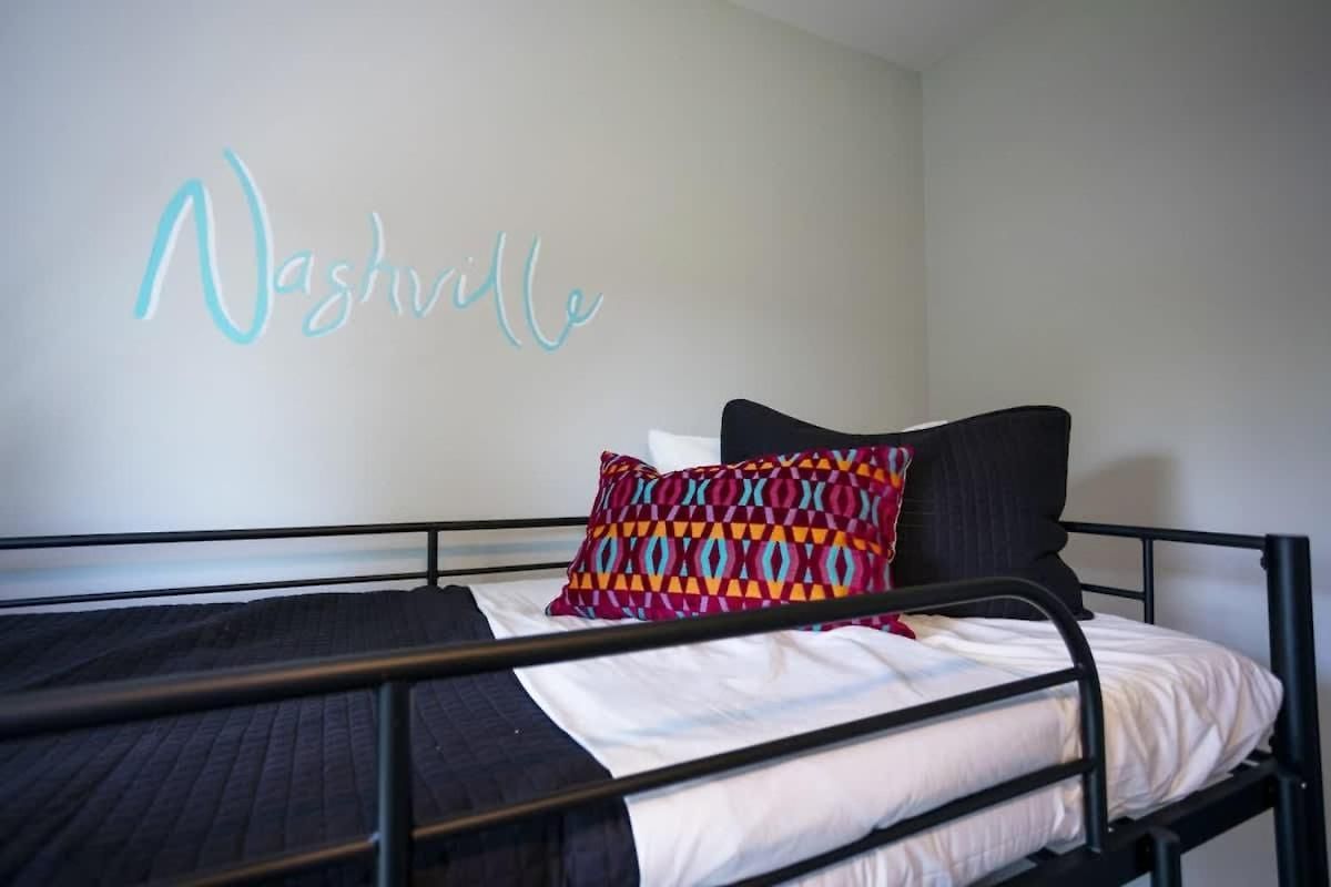 New East Oasis 13beds Roofdeck Free Parking Holiday home Nashville