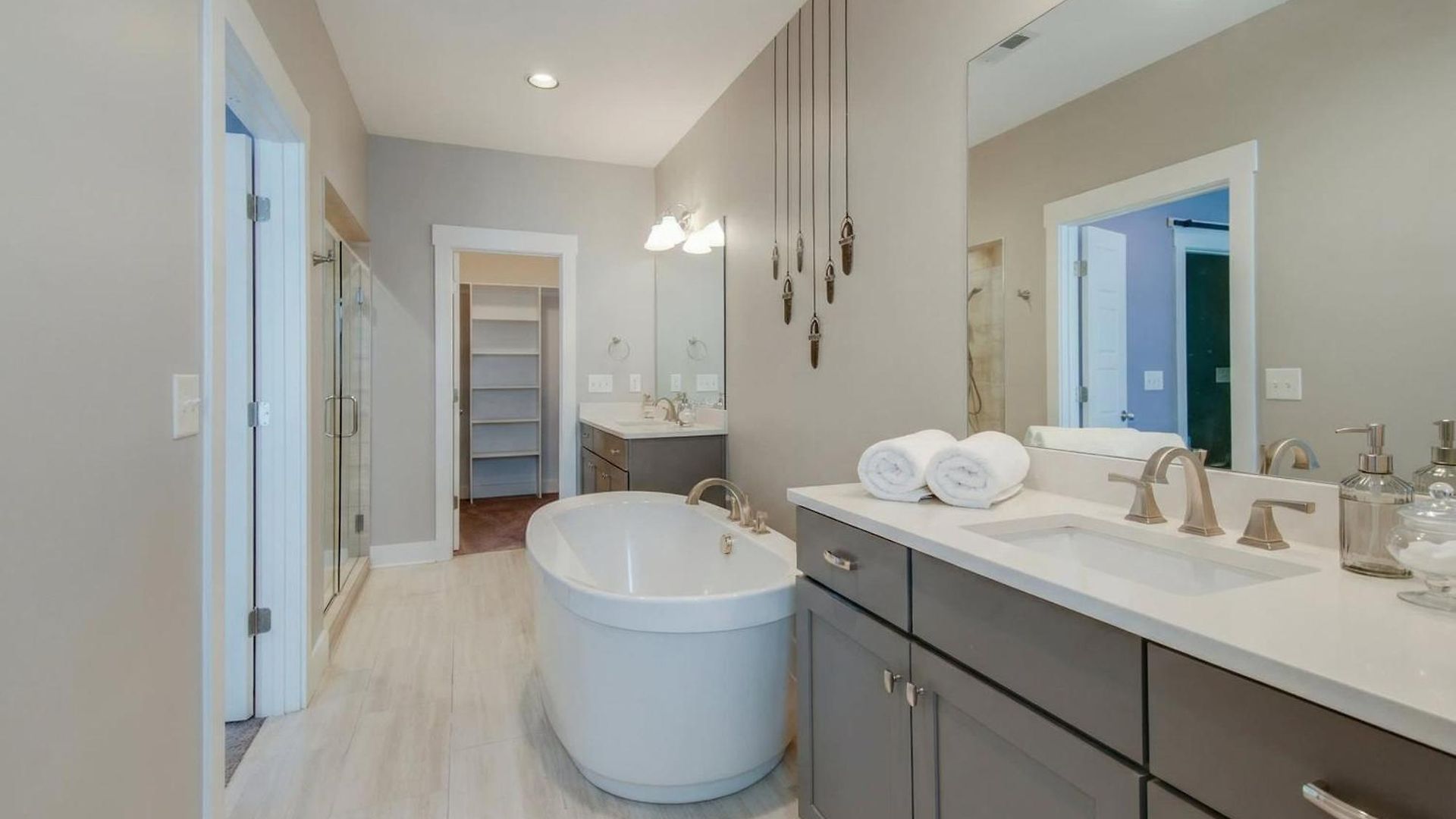 Close To The Gulch - Book Today Nashville
