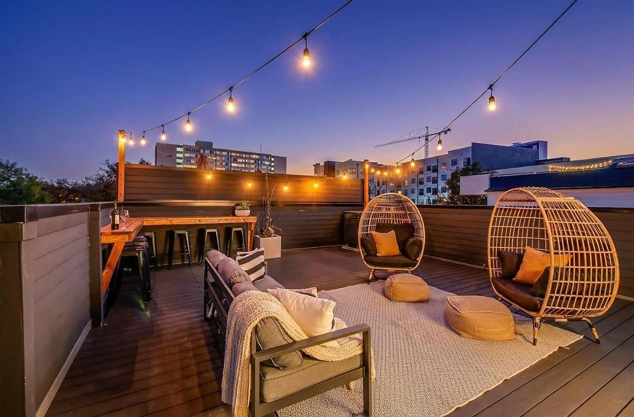 Close To The Gulch - Book Today *