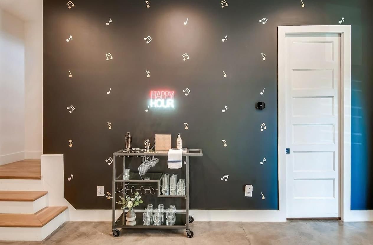 Close To The Gulch - Book Today Nashville