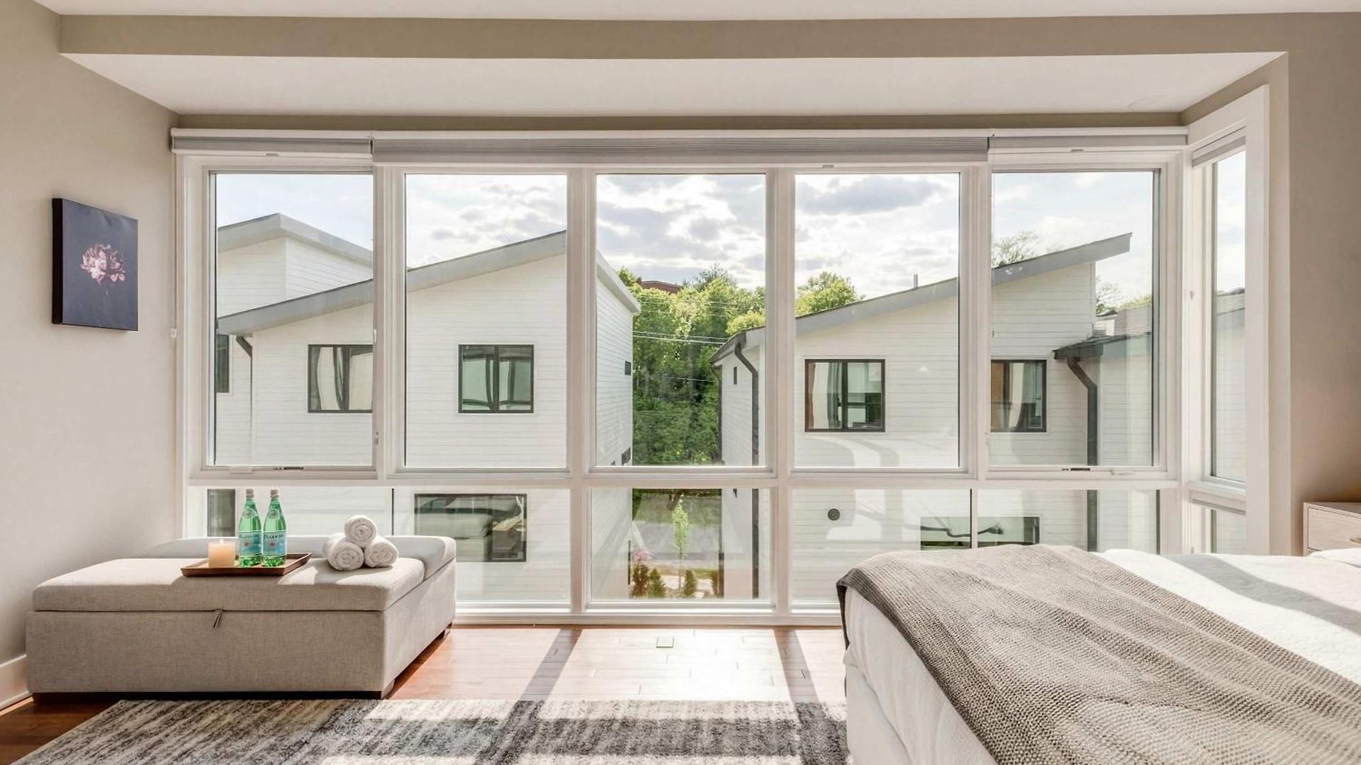 Downtown Luxury - 10 Beds & Free Parking Holiday home *