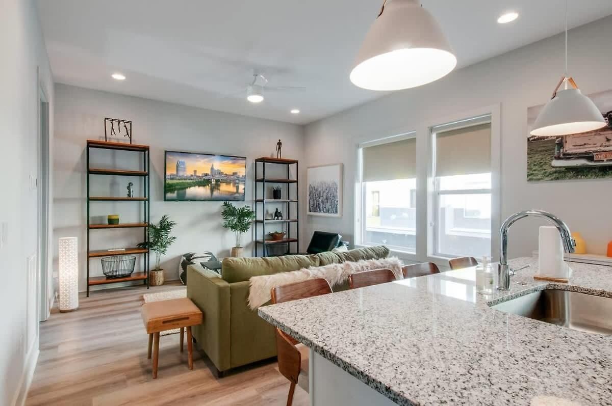 East Nash Lux - 13 Beds & Views Holiday home Nashville