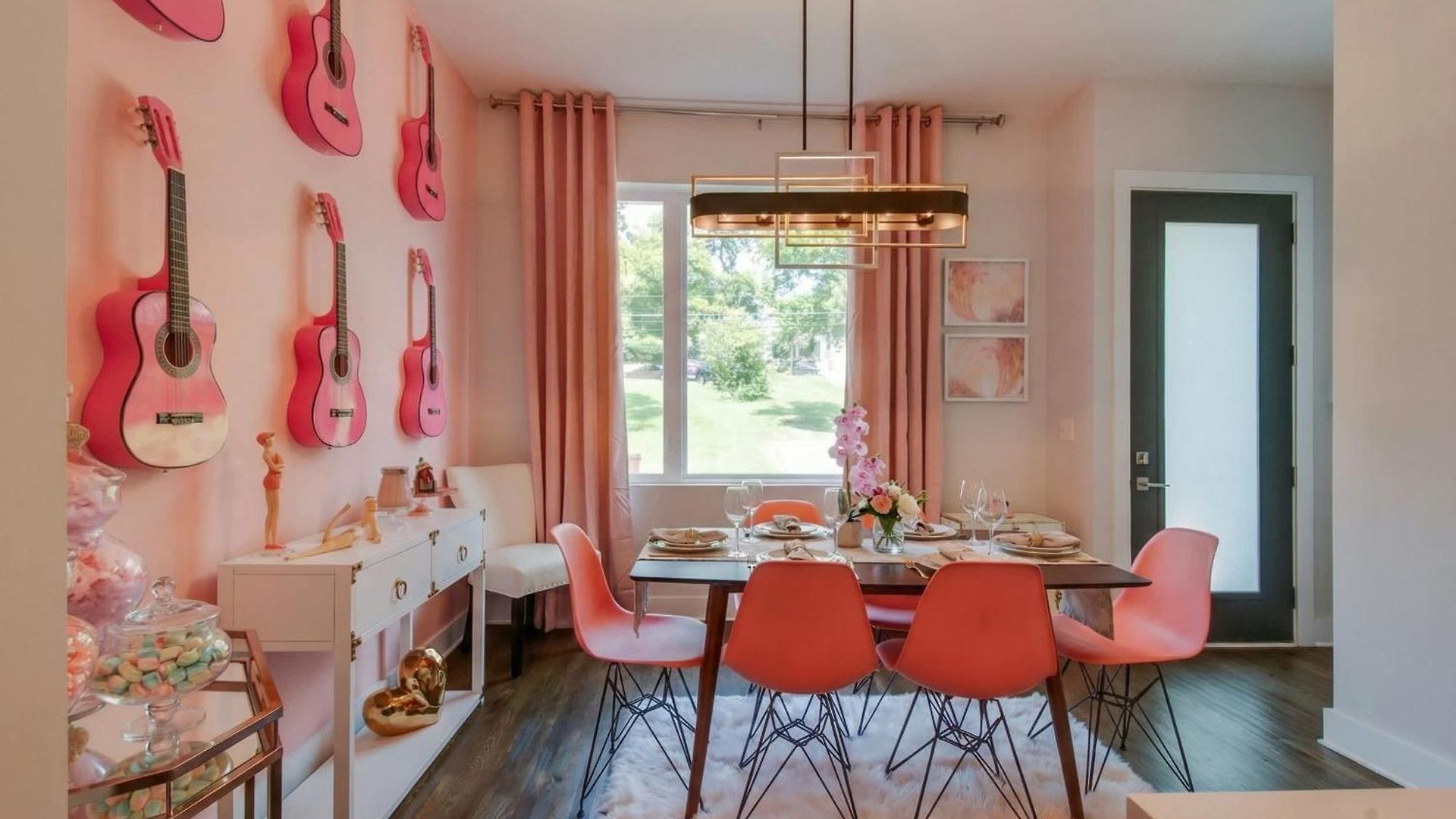 King & Queen 2 Homes - 24 Beds Views Holiday home Nashville