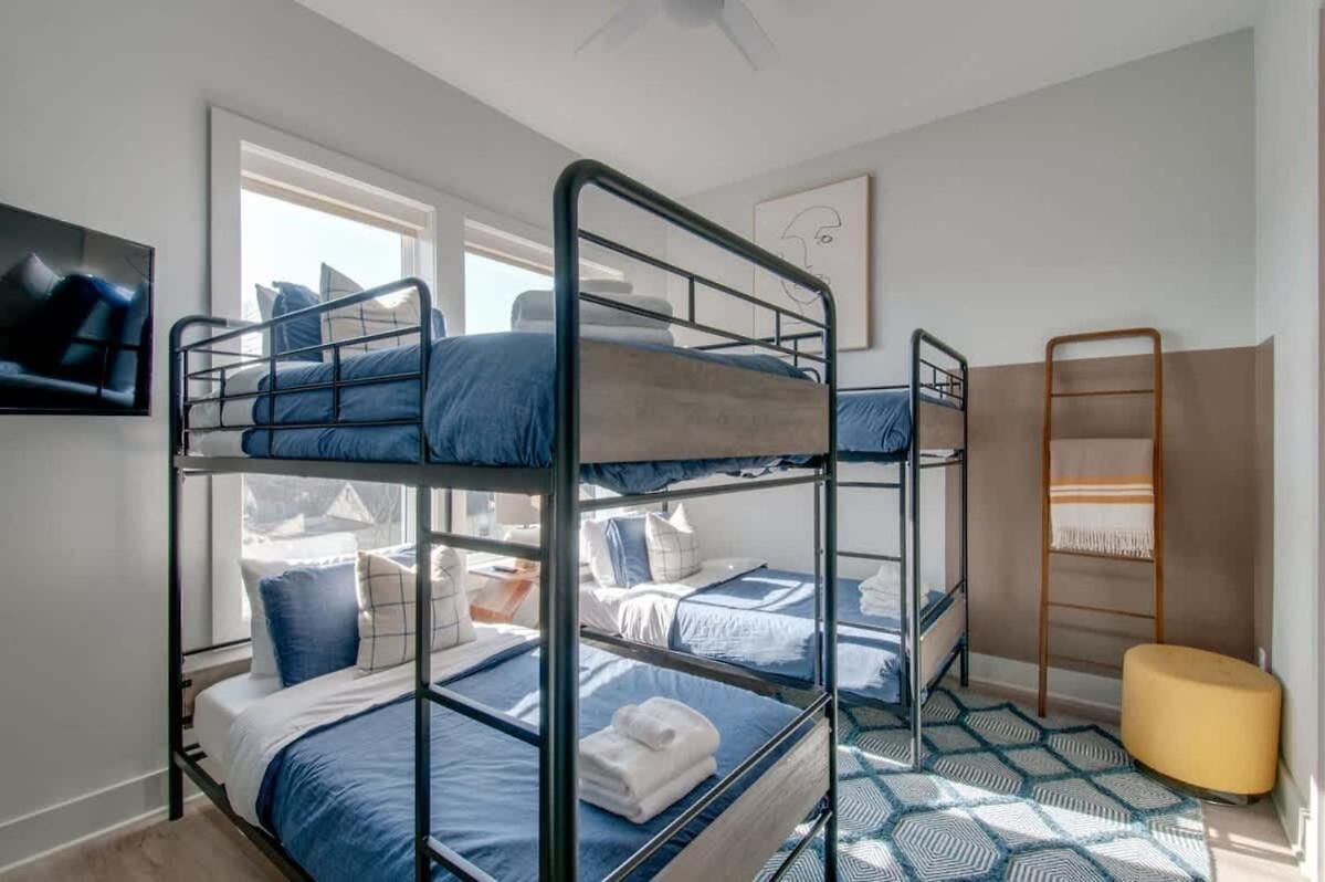 East Nash Lux - 13 Beds & Views * Nashville