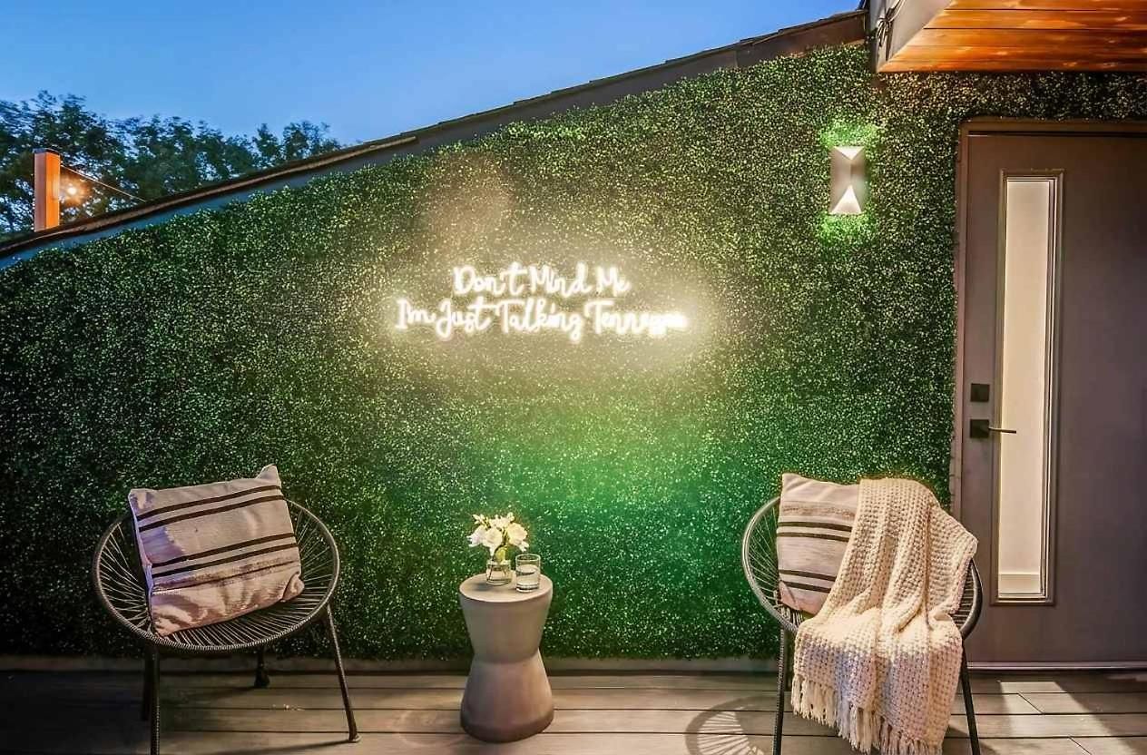Close To The Gulch - Book Today *
