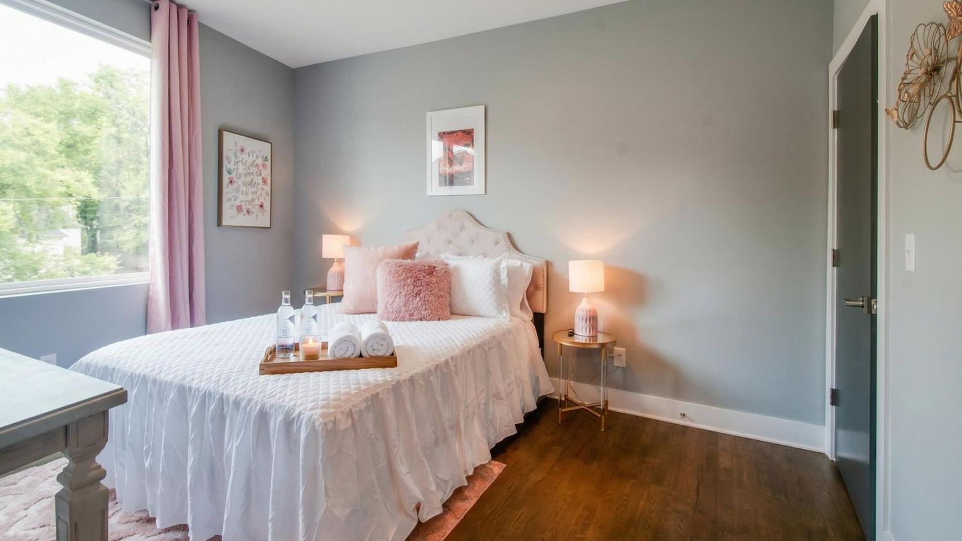 King & Queen 2 Homes - 24 Beds Views Holiday home Nashville