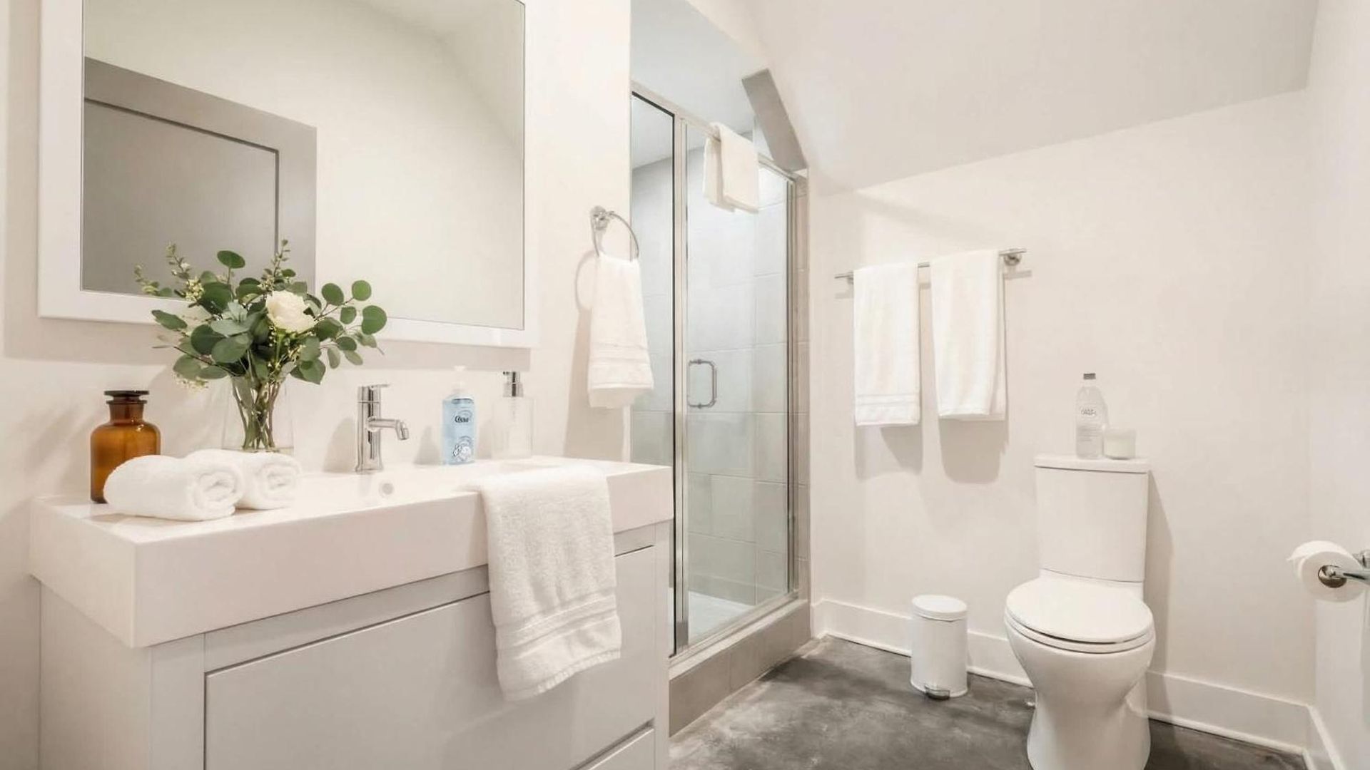 Downtown Luxury - 10 Beds & Free Parking Holiday home *