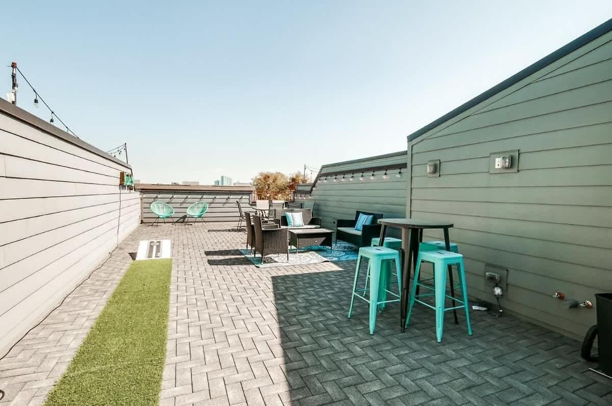 Game And Skydeck - Book Today Holiday home