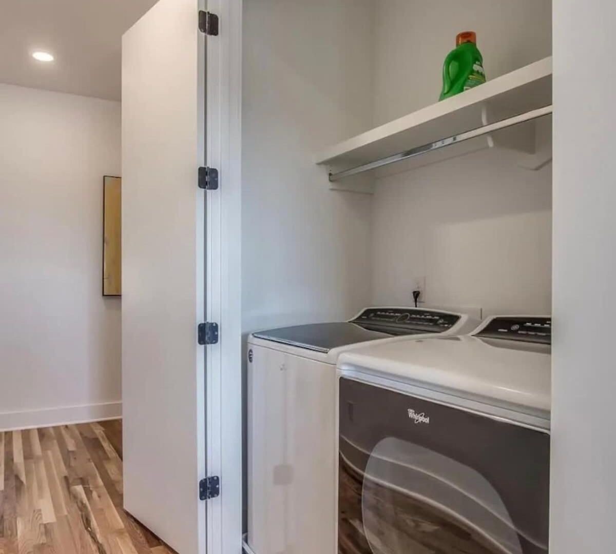 Luxury Retreat: Rooftop Hot Tub Double Deck & Game