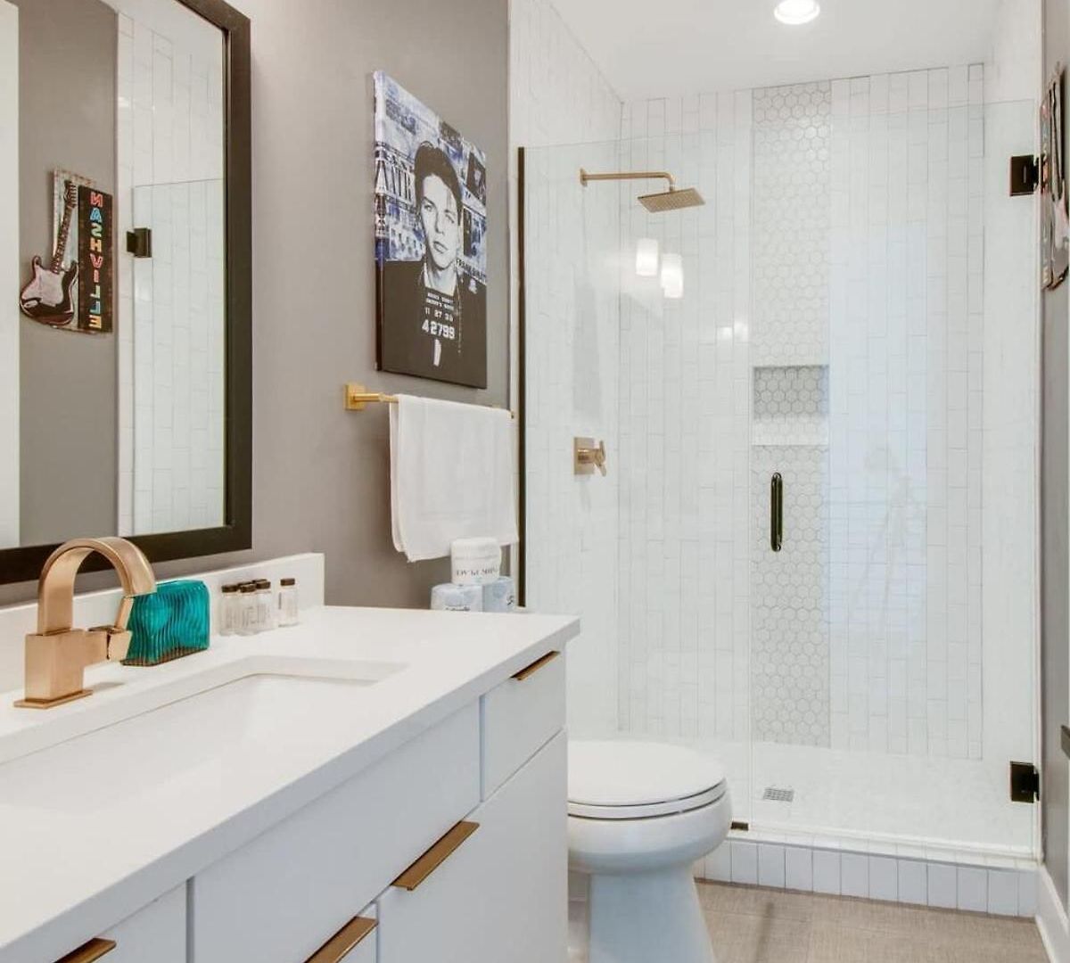 Luxury Retreat: Rooftop Hot Tub Double Deck & Game Holiday home Nashville