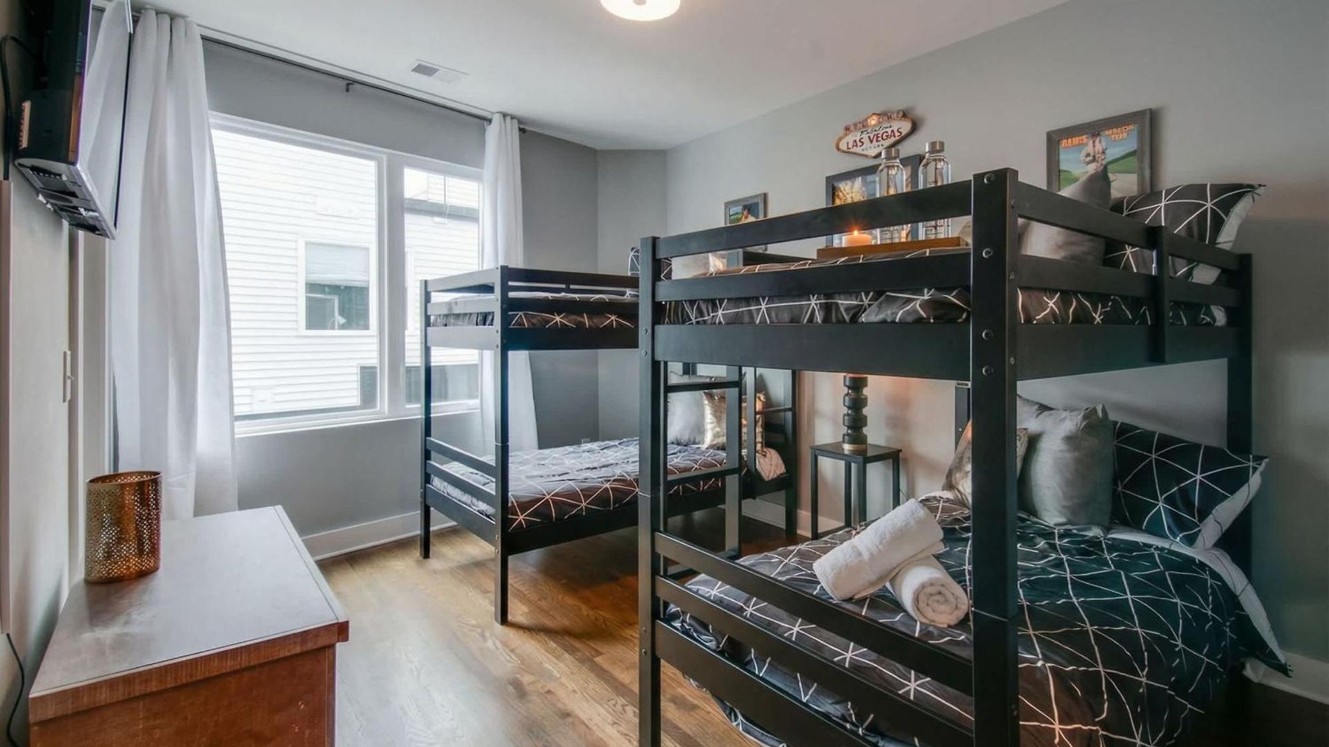 King & Queen 2 Homes - 24 Beds Views Holiday home