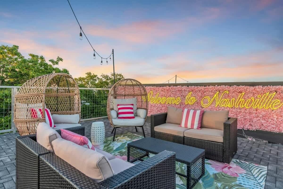 Holiday home Luxury Retreat: Rooftop Hot Tub Double Deck & Game *