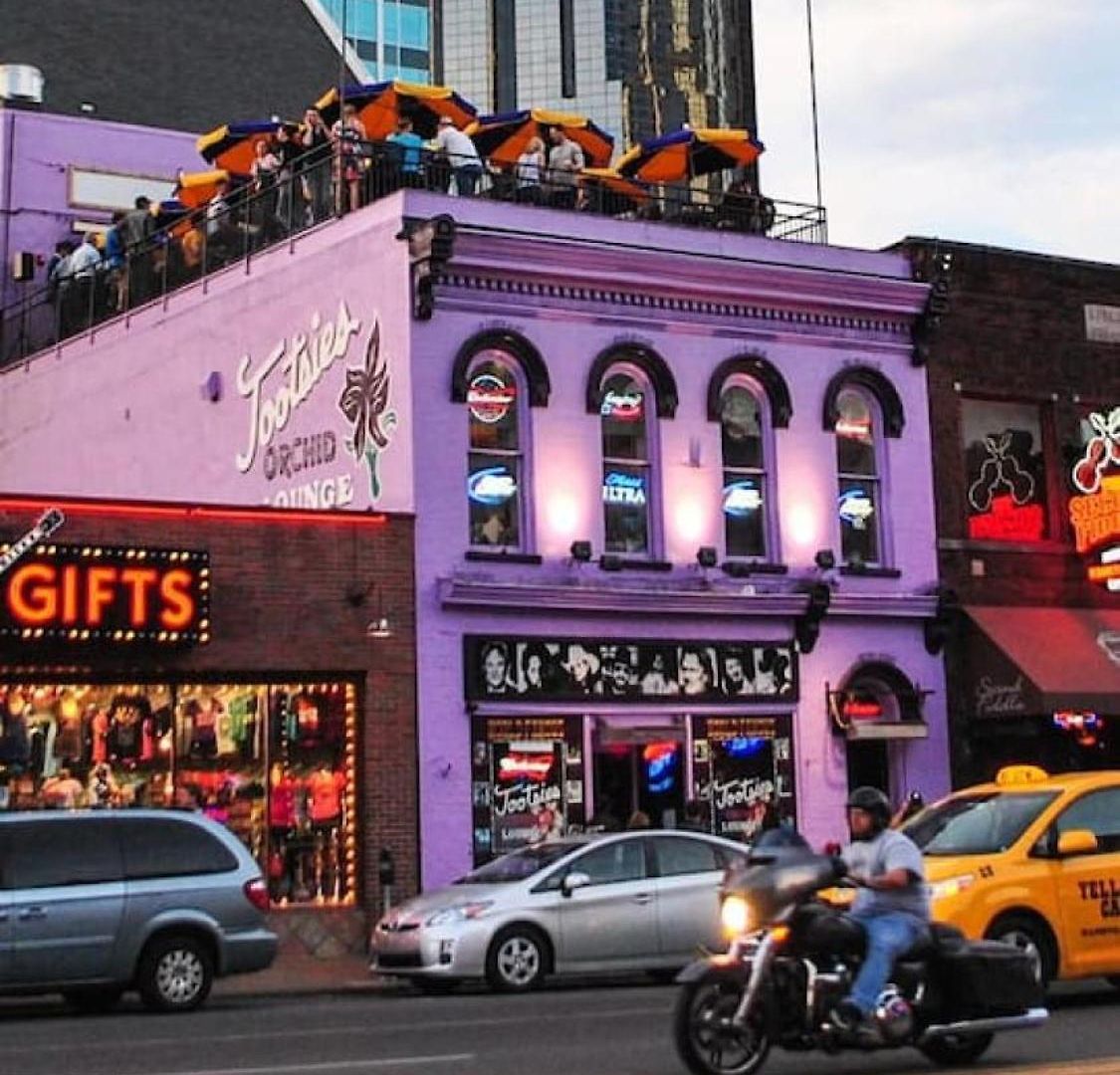 Dancing In The Moonlight In Downtown Walk To Broadway Nashville