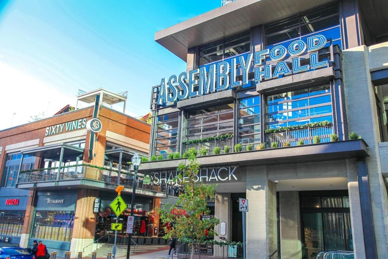 Holiday home The Stage In Downtown W Pool/gym | Walk To Broadway *