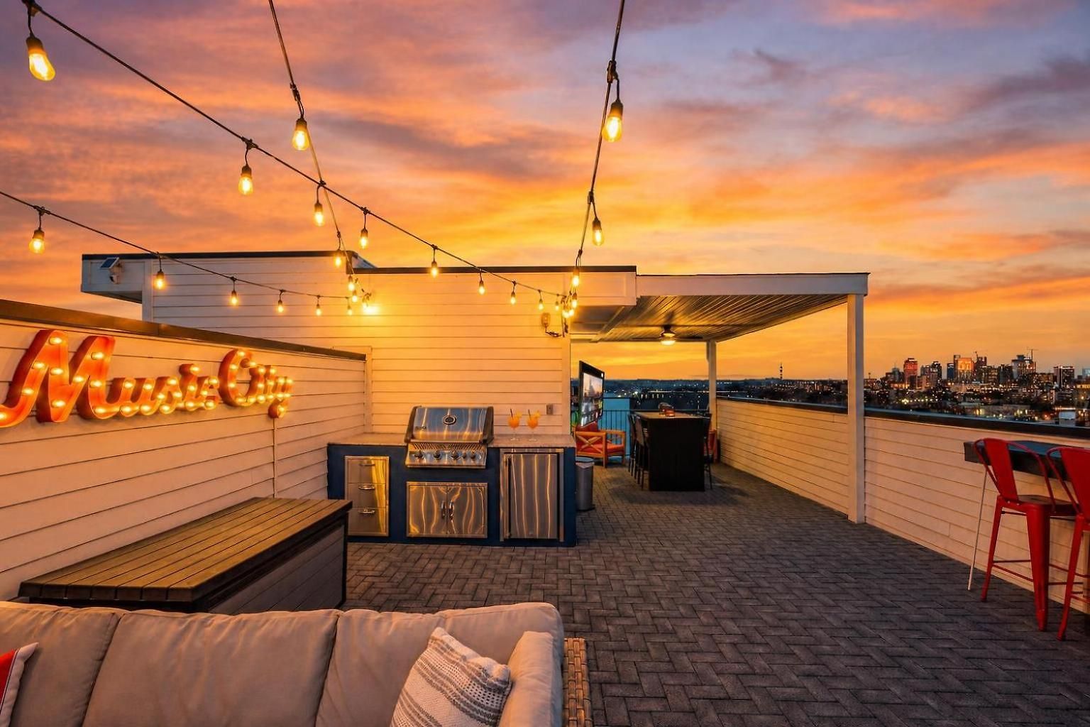 New Nashvegas Downtown Rooftop Views 13beds Holiday home *