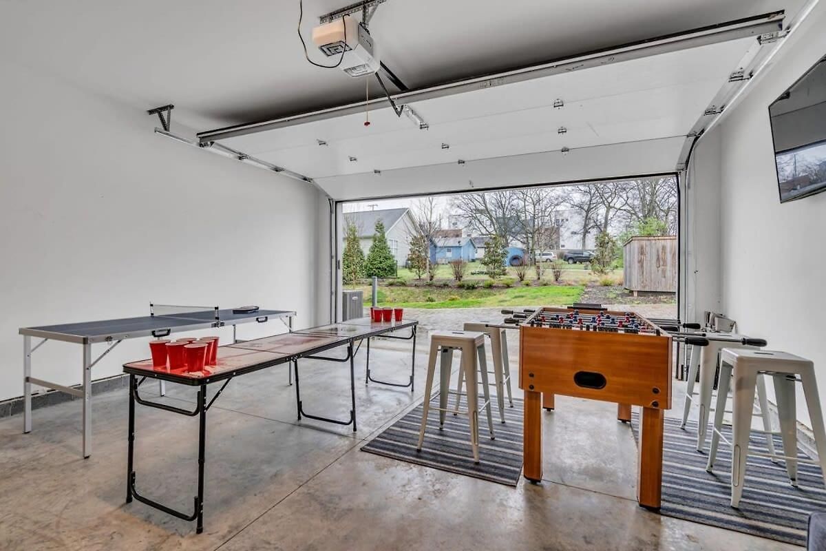 New Luxe 4br 12 Beds - Roofdeck Views - Chefs Kitchen *