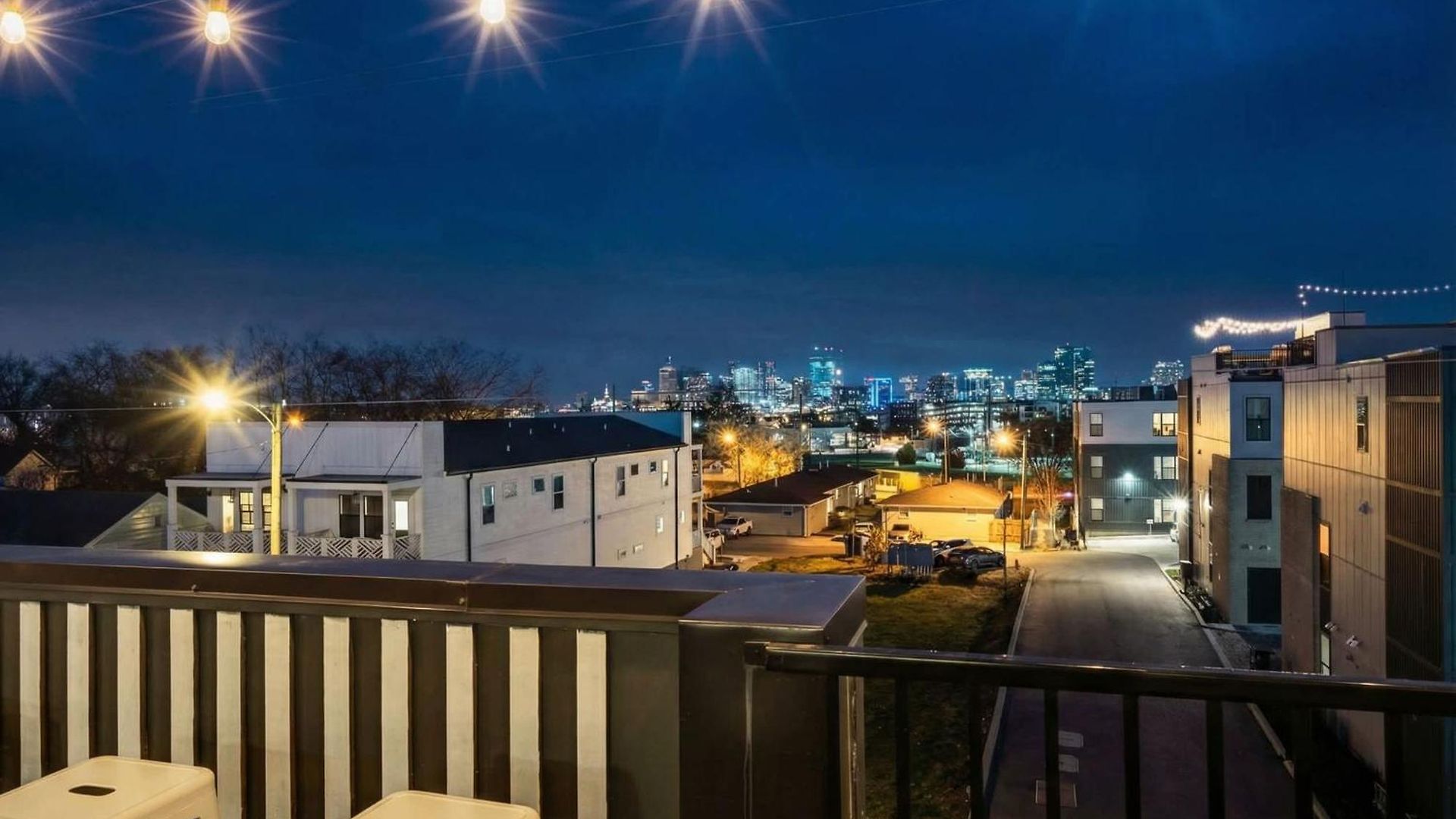 Holiday home New Luxe 4br 12 Beds - Roofdeck Views - Chefs Kitchen Nashville