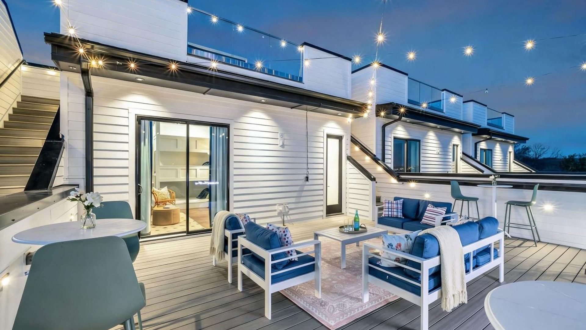New Nash Eras - 15 Beds - Hot Tub On Rooftop Deck Holiday home *