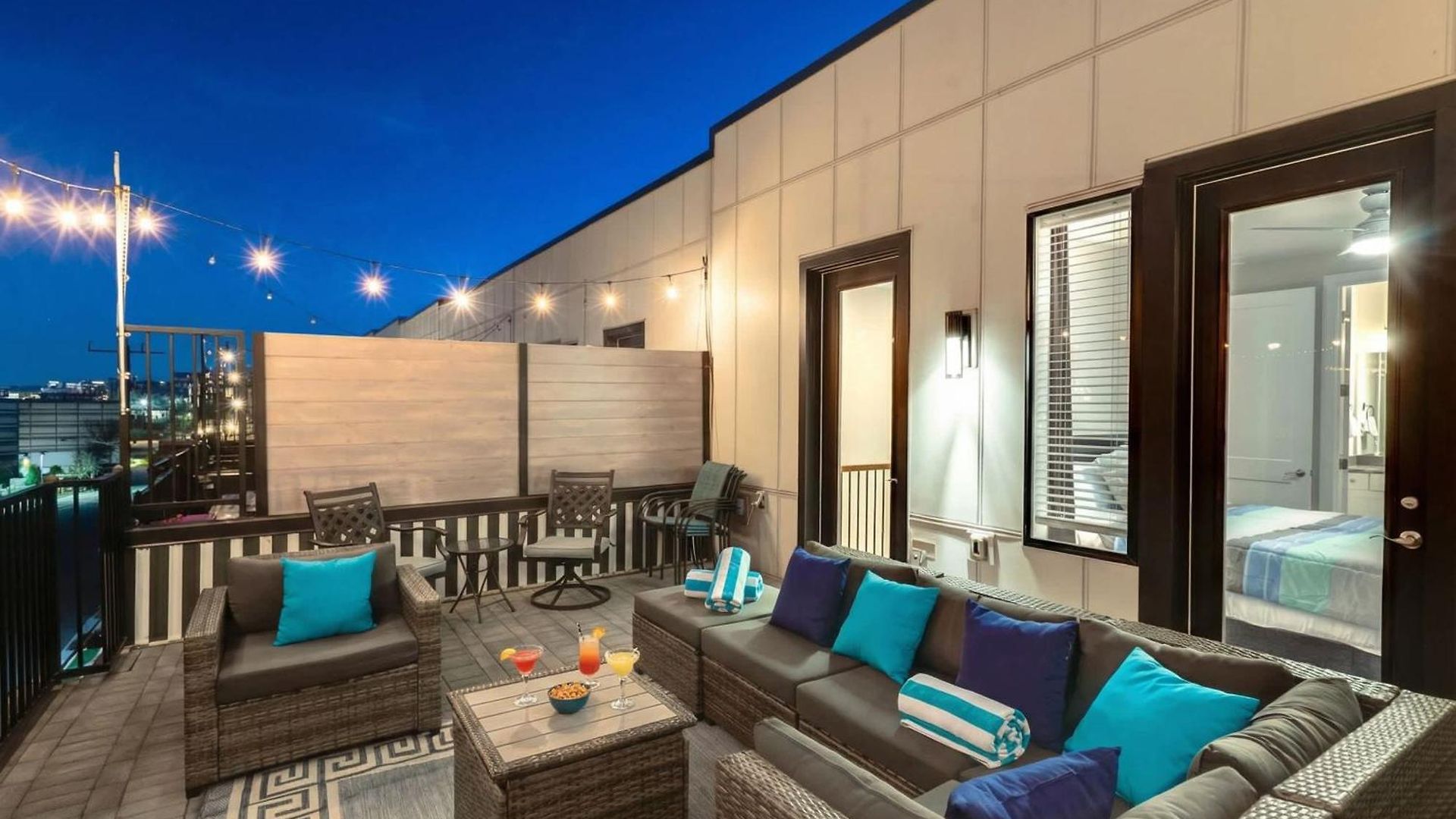 Holiday home New Luxe 4br 12 Beds - Roofdeck Views - Chefs Kitchen
