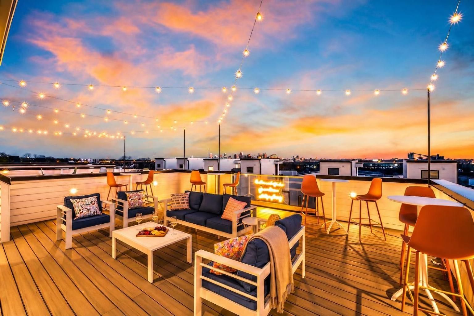 New Nash Eras - Rooftop Decks With Hot Tub - 15 Beds Nashville