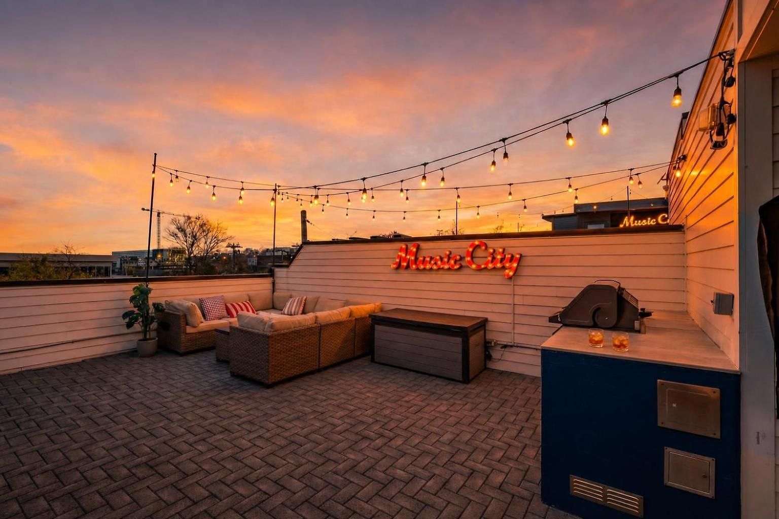 New Nashvegas Downtown Rooftop Views 13beds Holiday home