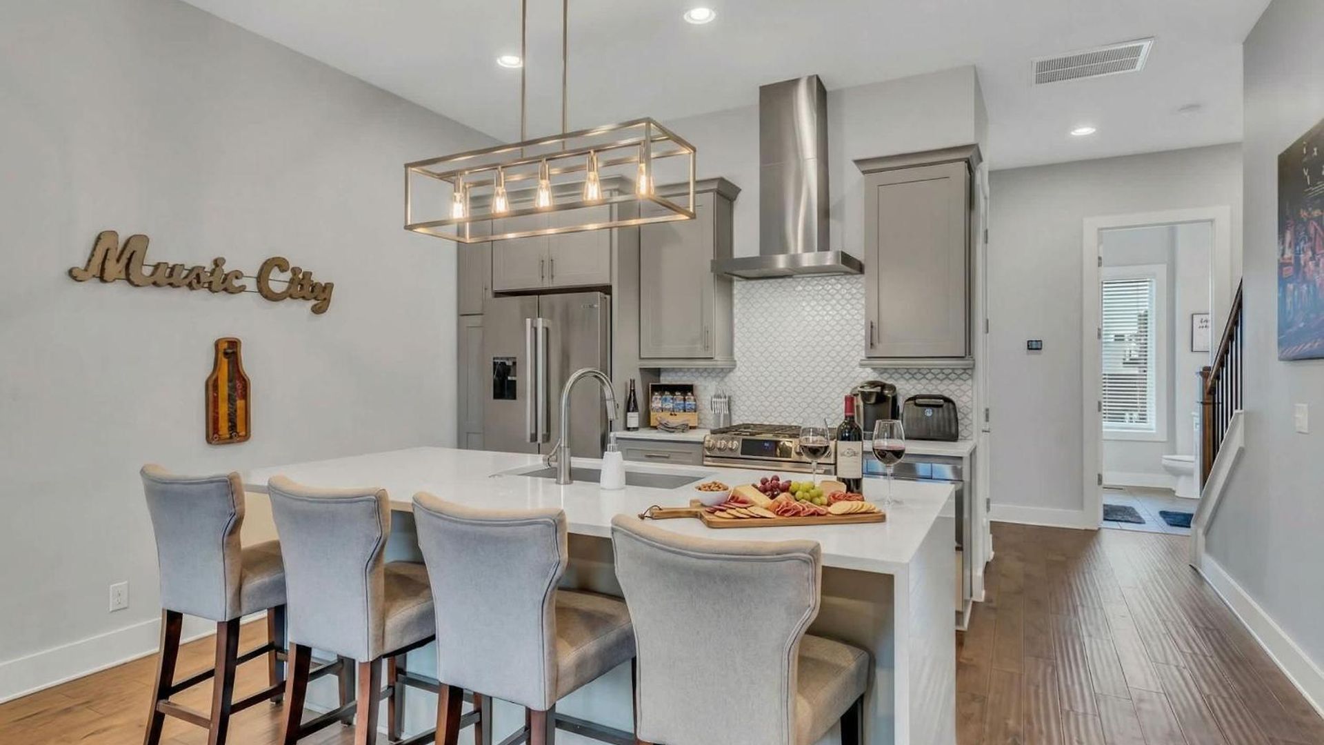 Holiday home New Luxe 4br 12 Beds - Roofdeck Views - Chefs Kitchen
